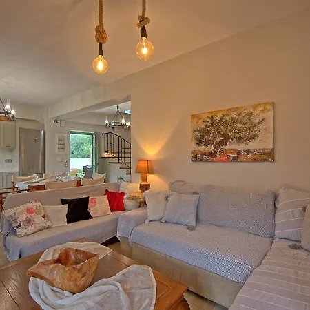 فيلة Elaia By Posarellivillas