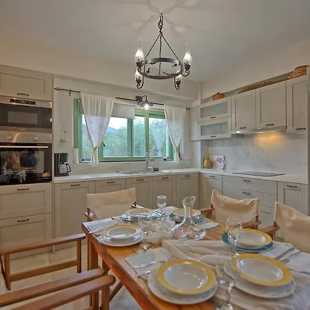 فيلة Elaia By Posarellivillas