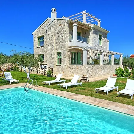 Villa Elaia By Posarellivillas